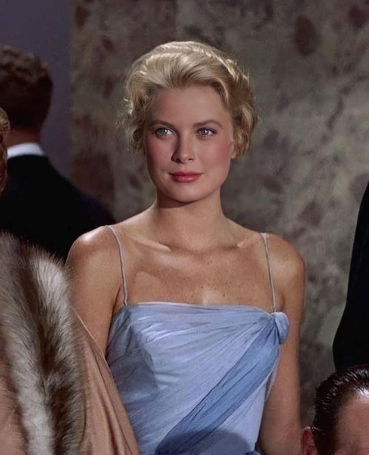 EdMcClellan11's tweet photo. It's Christmas Eve and only the best will do. Grace Kelly.🌹 https://t.co/U9CSHAwzf2
