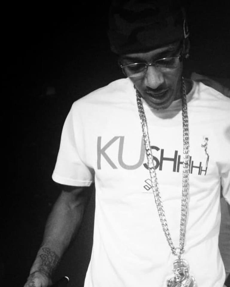 DapperYungLad's tweet photo. RIP Nip!!!! The Marathon Continues…DICTATE https://t.co/1BMSOINkGk
