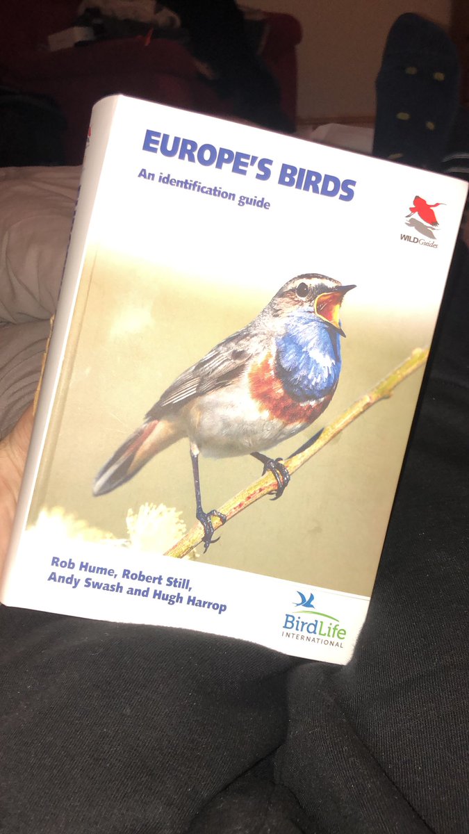 An excellent book that I received from my grandmother for Christmas. @BirdLife_News #birding #birdbooks #Europeanbirding
