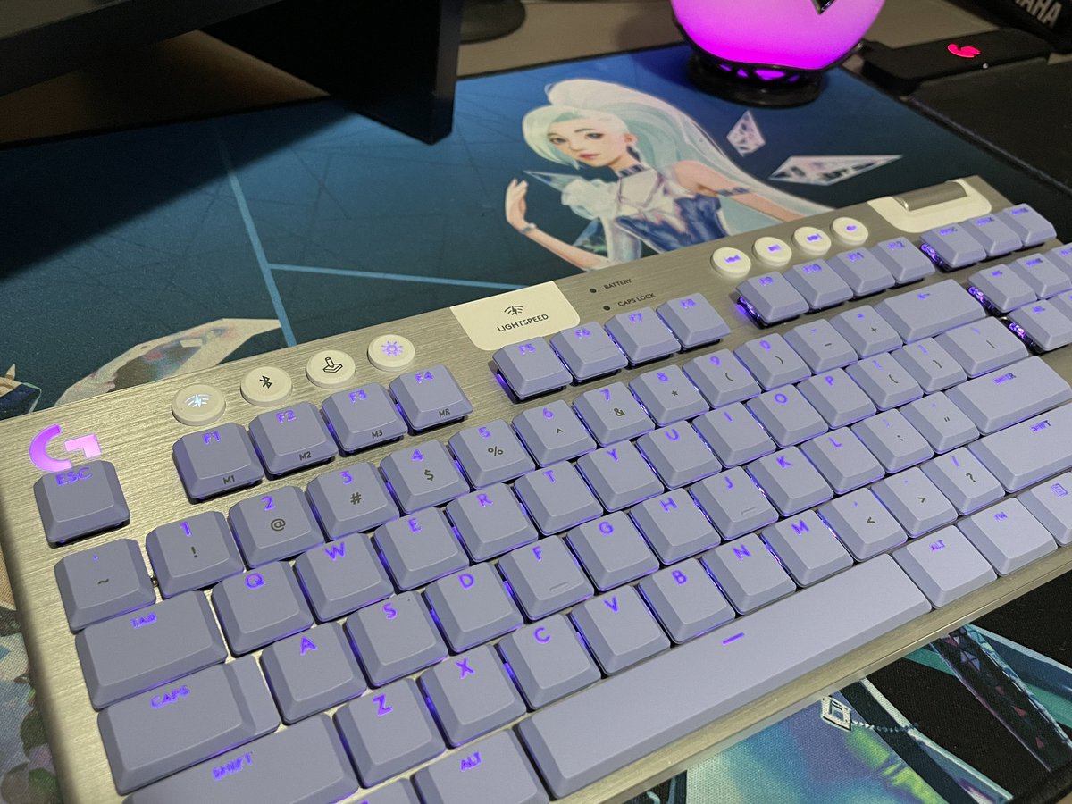 snowlitTV's tweet photo. Before and after! 💜
Thanks, @LogitechG, for giving me an excuse to clean out all the dust and cat hair from my keyboard!
Just kidding! …unless? 🤭
Really digging the lilac low profile key caps for my G915 TKL! What a great Christmas present 🎄✨
#ProductProvidedByLogitechG https://t.co/KWDomjeGg3