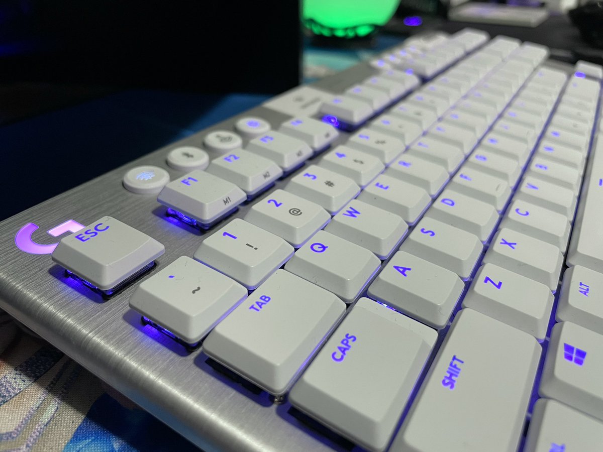 snowlitTV's tweet photo. Before and after! 💜
Thanks, @LogitechG, for giving me an excuse to clean out all the dust and cat hair from my keyboard!
Just kidding! …unless? 🤭
Really digging the lilac low profile key caps for my G915 TKL! What a great Christmas present 🎄✨
#ProductProvidedByLogitechG https://t.co/KWDomjeGg3