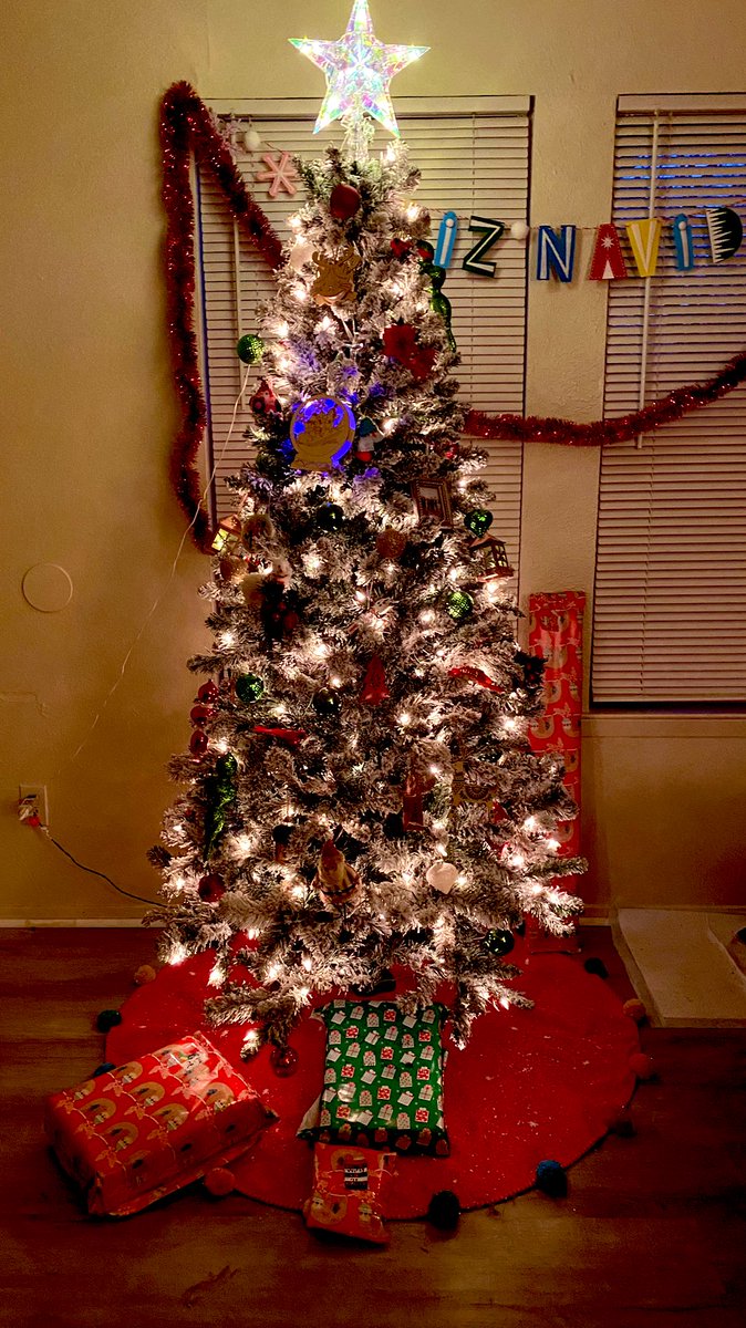 IncorrectLabel's tweet image. I am here to flex my christmas tree on y’all.