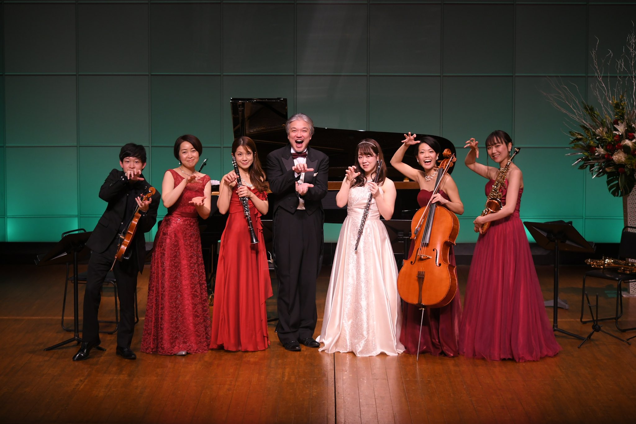 中村奈央 Clarinet Bass Cl 昨日はジョーズクインテットのコンサートにお越しいただきありがとうございました ゲストも超豪華でsoloを聴きながらの演奏も幸せだったし個人的にブエノスアイレスの冬が演奏できて歓喜でした サンタ業務成功