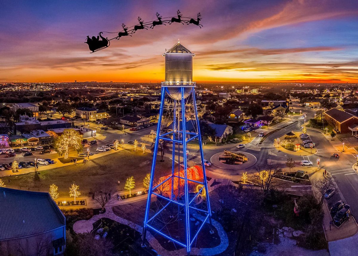 roundrock's tweet photo. Ho ho ho, y’all!🎅

📷: Round Texas Photography https://t.co/w3AXSDM1Od
