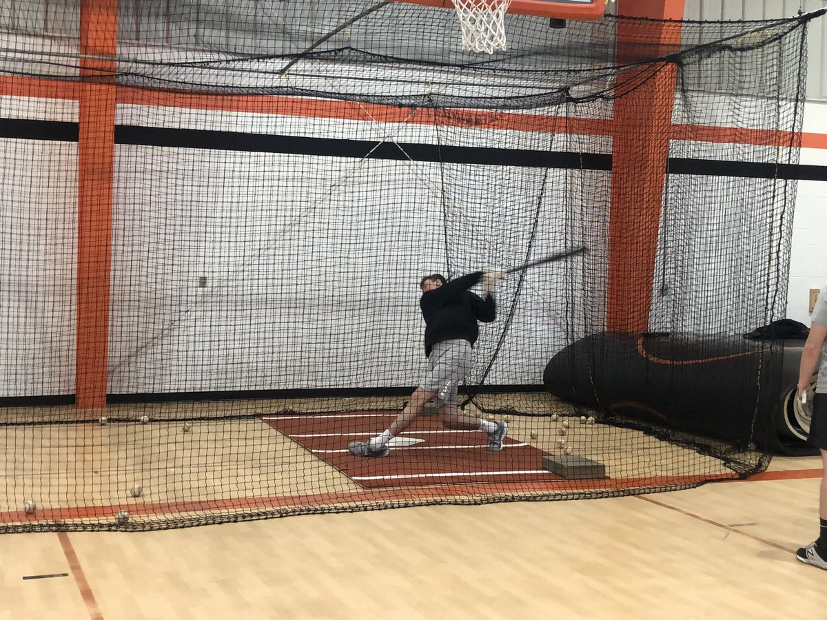 Diamond__Dukes's tweet photo. Proud of the work these guys are putting in!! We had a very good fall and a good winter so far!! We got guys getting work in at school at home and many other places! Lift heavy things…throw hard and hit it far!! https://t.co/MeKjyIBpY3