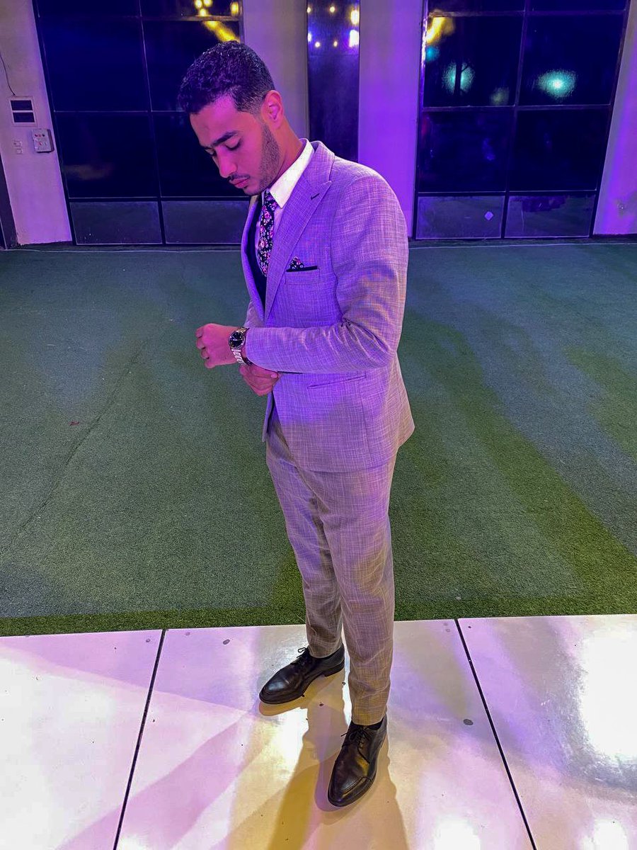 _BaSeM1_'s tweet photo. Down to earth but still above you https://t.co/1moXcyxd9k