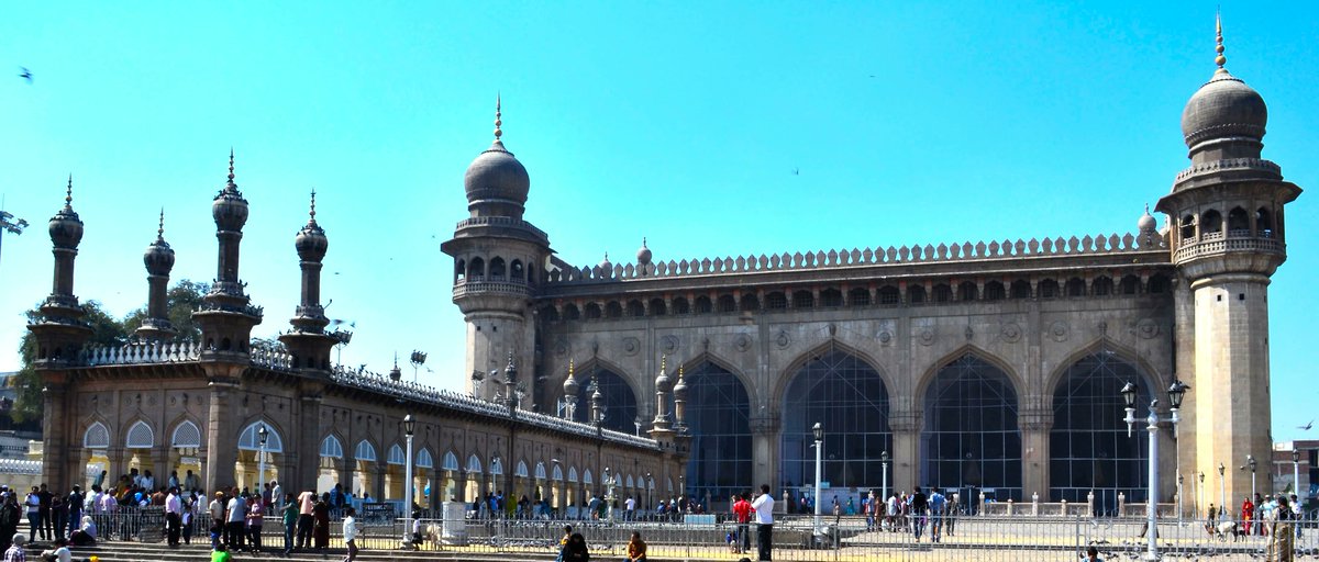 IslamByDesign's tweet photo. Makkah Masjid in Hyderabad is one of the largest and oldest mosques in India. It is one of the largest mosques in India with a capacity of 20,000. The mosque was built between the 16th and 17th centuries, and is a state-protected monument situated in the heart of the old city. https://t.co/81FkqvwkJw