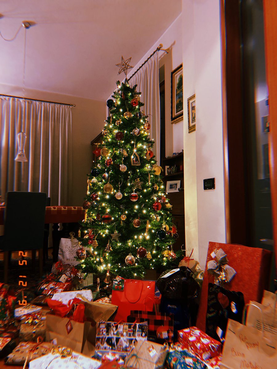 midnightsrainx's tweet photo. #santahasbeen donβt forget to believe in magic in the most magical night of the year!β€οΈππ
πΌ https://t.co/goCSwsiVF3