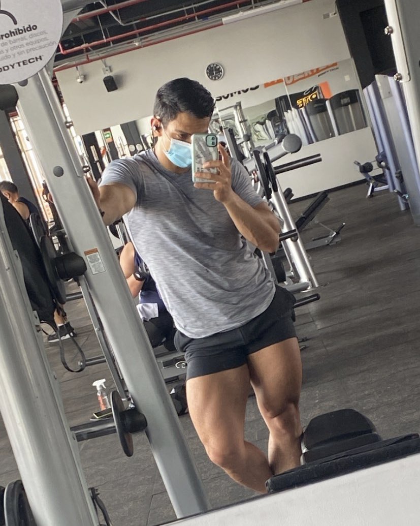 AlejoSa54292182's tweet photo. Piernas gay en gym #gay #Piernon #onlyfans #manlegs #FTM #gaycasero https://t.co/3IGZIOe2uG
