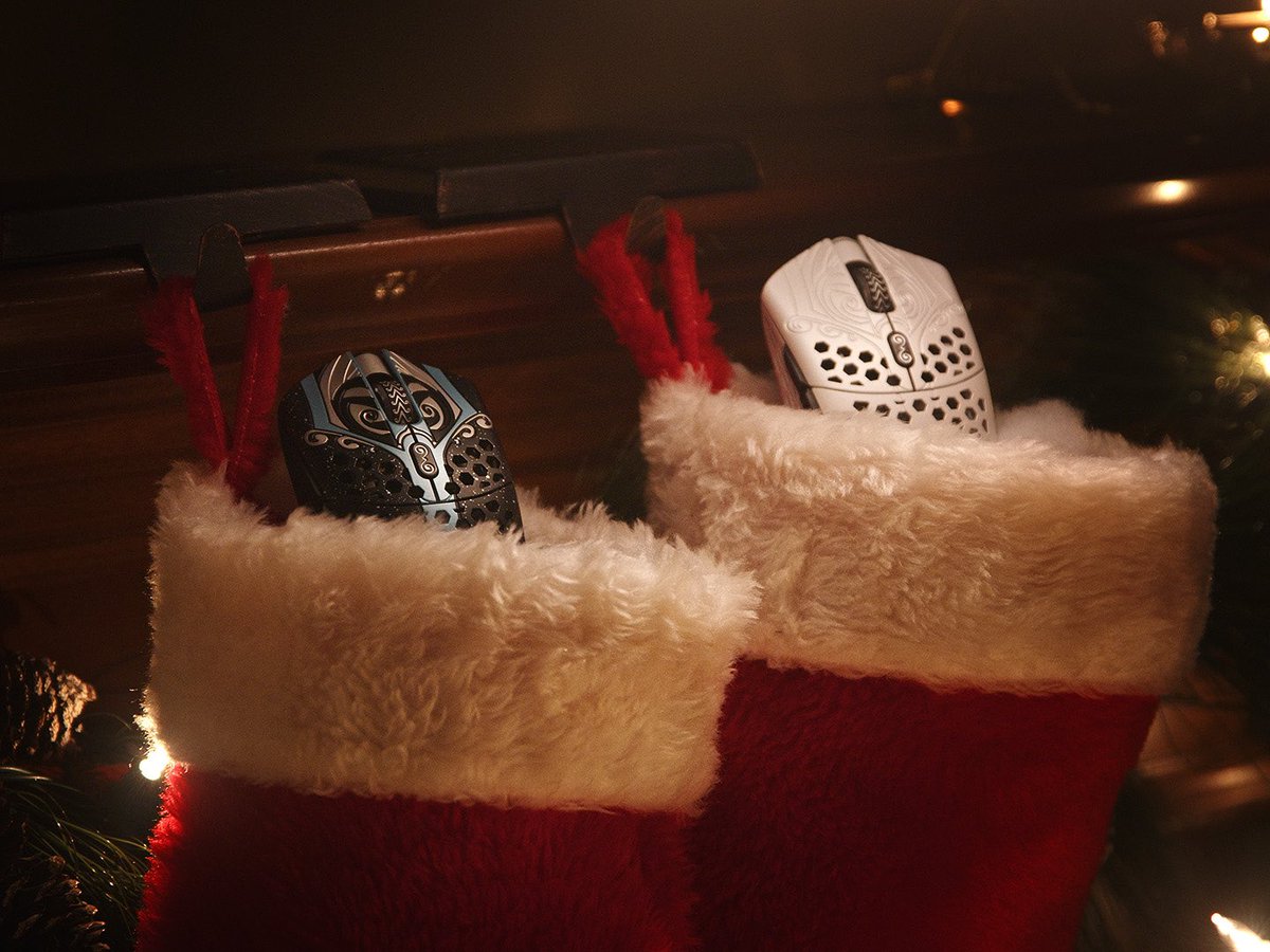 A Finalmouse Golden Age Christmas Eve Giveaway ! Win a Starlight-12 Phantom AND Pegasus for you and a friend To enter you must: 🎄Tag a friend in replies with #finalmousechristmas 🎄Retweet this post 🎄Follow @finalmouse Merry Christmas to all , and to all a goodnight 🎅🏼