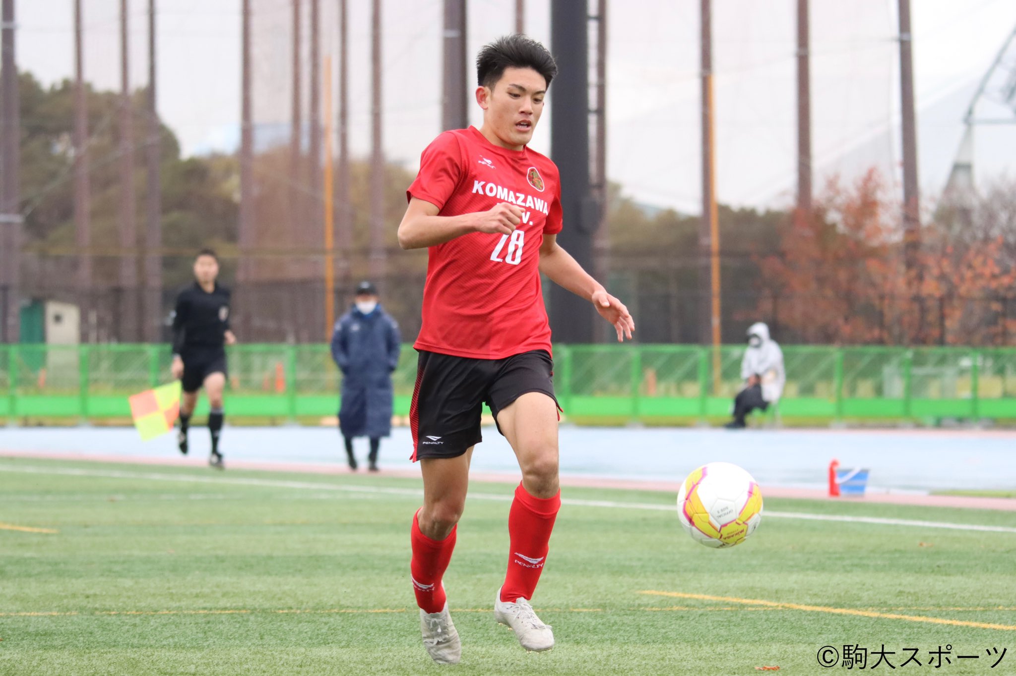 駒大スポーツ サッカー班 Df ５ 相澤 佑哉 ３年 熊本y １年次から関東リーグに出場し ２年次からは猪俣と共にcbでコンビを組む 粘り強い守備とスピードが持ち味で とにかく波が少なく 大崩れすることがない 危機察知能力がすこぶる高く 鋭い読みと
