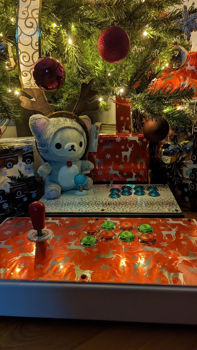 quesocade's tweet photo. Happy Holidays! It's been an amazing year for fighting games.
@RASCofficial
#FightStickFriday #FGC #fightstick https://t.co/Vjh310A4af