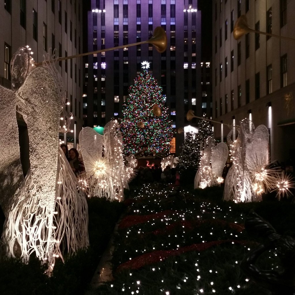 FashionweekNYC's tweet photo. Merry Christmas from New York City🎄🎁🎅 https://t.co/11RMYGVki6