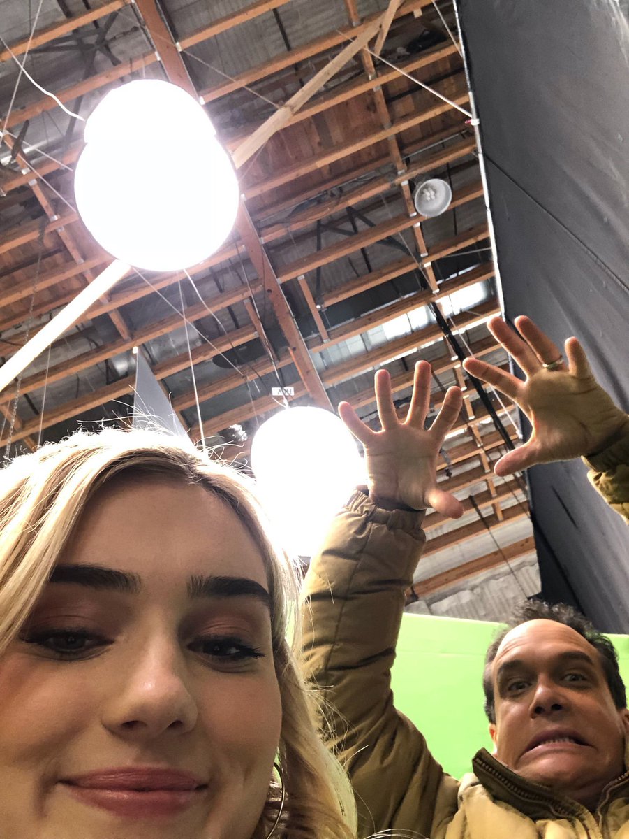 ImMegDonnelly's tweet photo. happy birthday to my dad, mentor, best friend all in one 💕💘💖 I’m so grateful for our all of our talks, laughing for hours upon end &amp; our friendship. i admire you so so so much!!! see u soon diedz 🎄🎁💕 two chicks……at the same time man 😄 https://t.co/OX8PheXhaE
