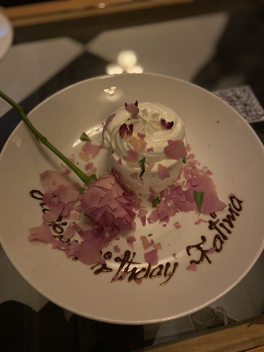 ZFofa's tweet photo. it's my birthday🎈' https://t.co/UTZhd4e3Et