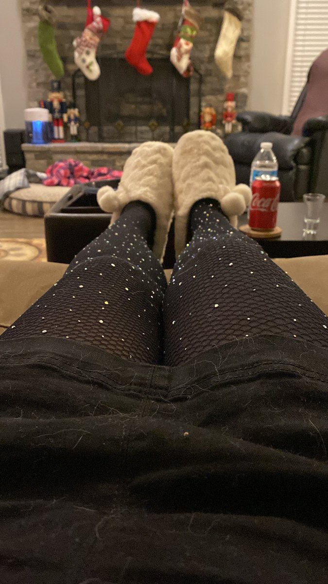 _Paige_Pls's tweet photo. Came to Christmas at my sister’s so it’ll be another day until I start posting on my new OF! It’ll be free for the first 15 people who re-tweet my first promo link to my profile. Happy Christmas, y’all 🥰😘🧑🏼‍🎄 https://t.co/HlIZDlitI1