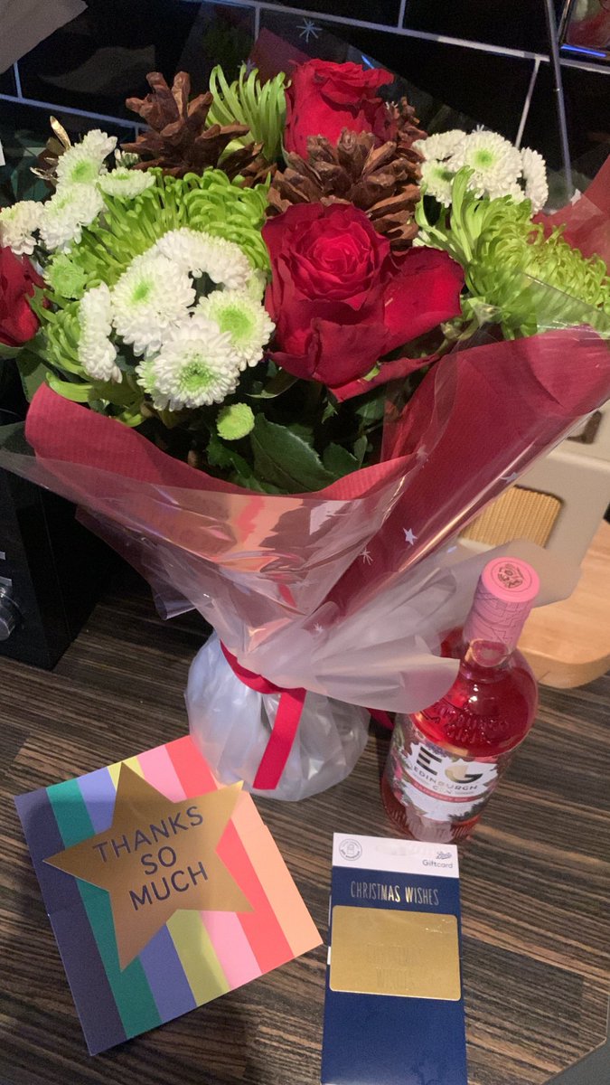 charj1987's tweet photo. When you have the best team! I could not have gotten through this year without you all! 💕 @DCNNeuro https://t.co/w9bo6Fpydu