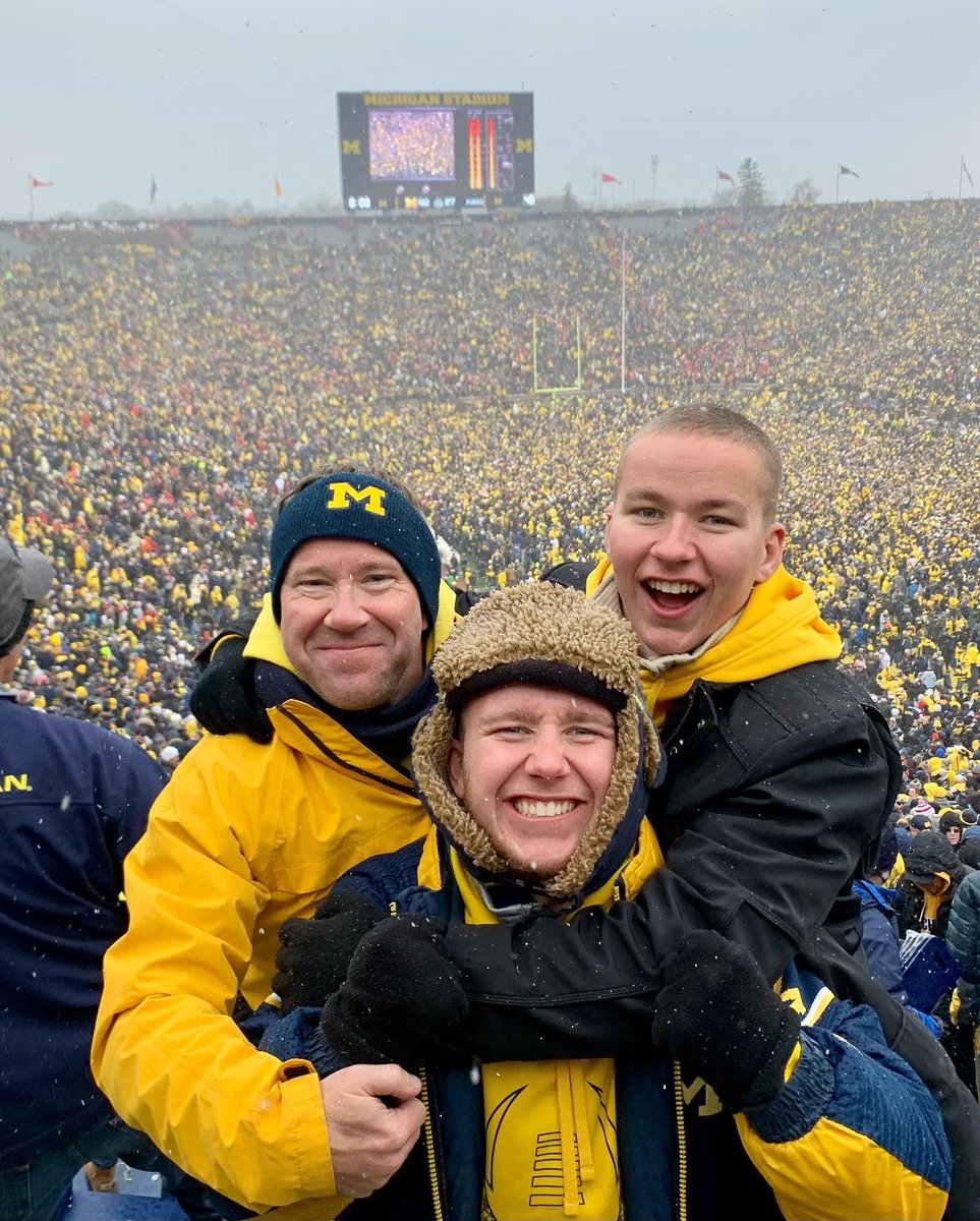 umphd's tweet photo. Merry Christmas, Tweeps! (Didnโt send out a Christmas card this year, but if I had it would have been this pic.) #MenOfDodd #GoBlue https://t.co/odxLmovQmE