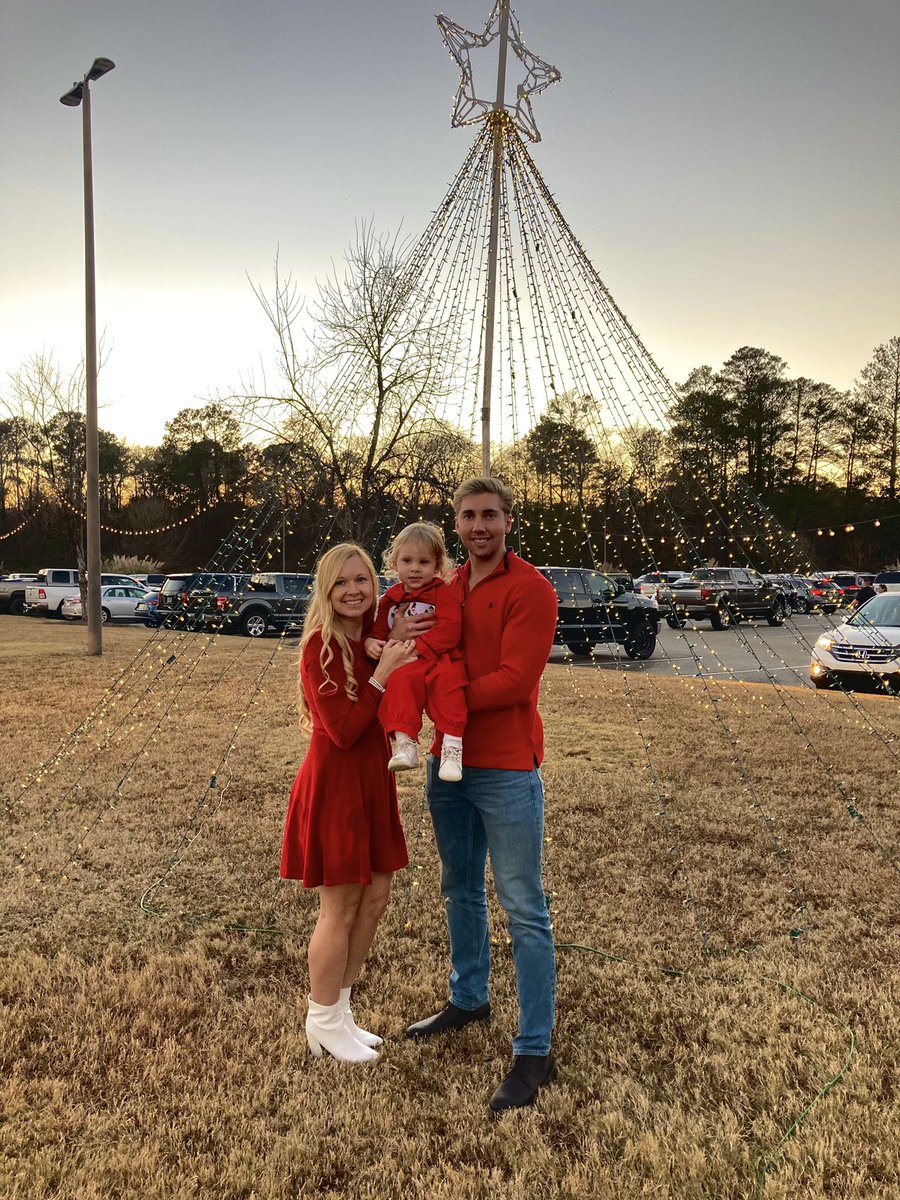 nick_joyner10's tweet photo. Merry Christmas Eve!! 🎅🏻 https://t.co/mrbNGBrYV8