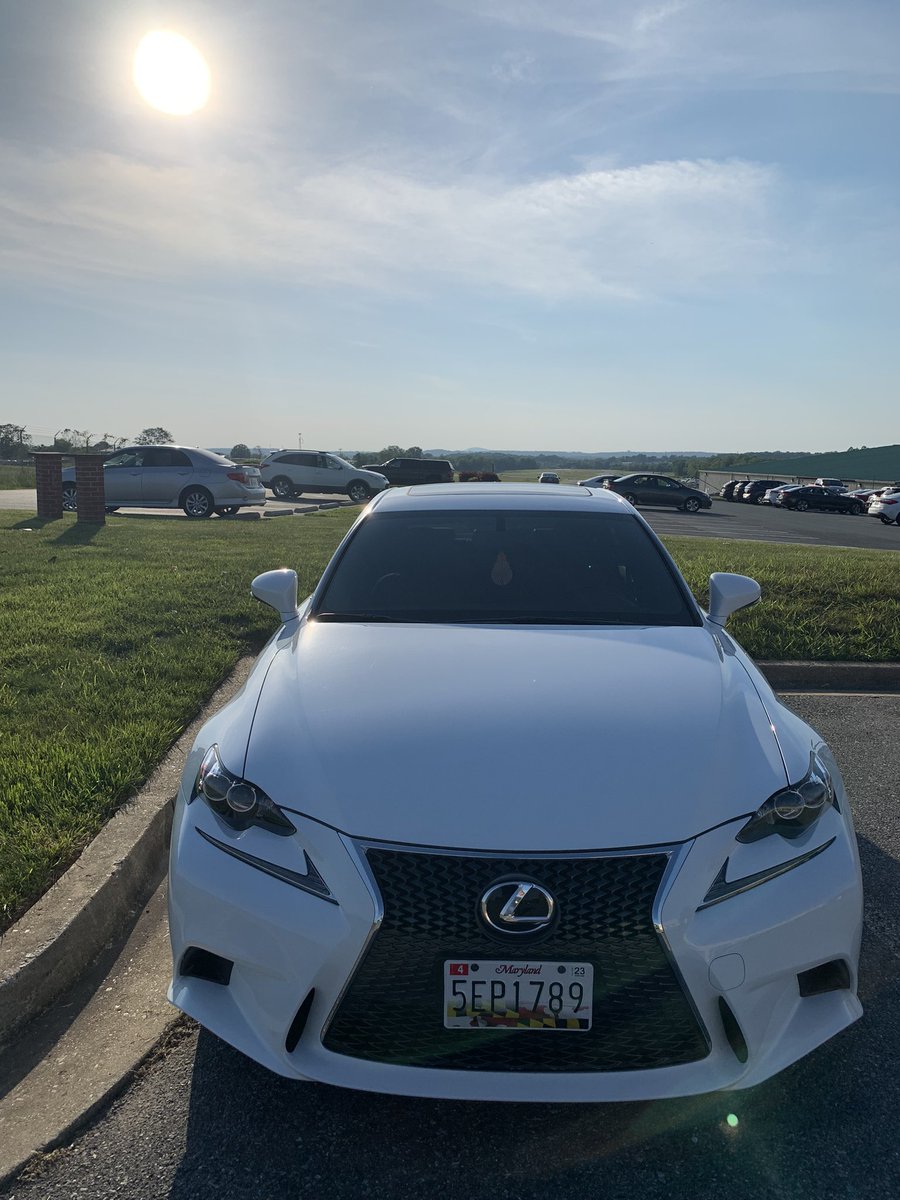 ogwulf's tweet photo. One hell of a year! Lost my Honda, gained a Lexus, got a dog, and finally got a house. Life can be fruitful and unfavorable at the same time but you just gotta keep pushing! https://t.co/XcoQXzoJLx