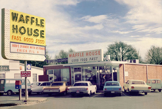 four4thefire's tweet photo. The first Waffle House location in Decatur, Georgia, back in the 60s. Note the sign, back when WH was selling chicken sandwiches from a fellow local upstart food company, Chick-fil-A.
(Photo Paxton Holley, Flickr) https://t.co/lR2k4ce57k