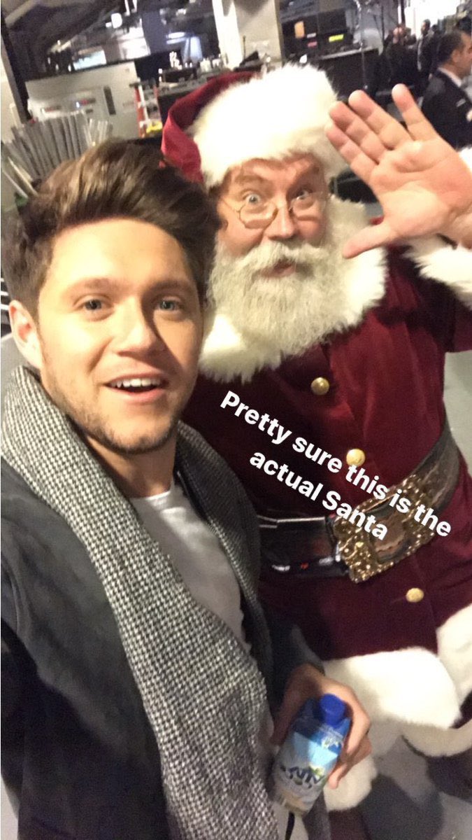 horans_updates's tweet photo. We can’t assure you that Santa will bring you the actual and original Niall Horan but we wish you that he can gift you Niall’s new music, Niall’s merchandising, Niall’s notice on social media and lots of other Niall contents this Christmas 🎅🏼 🎄 #MerryChristmas 
Faby &amp; Edith https://t.co/uMkN5LbBTe