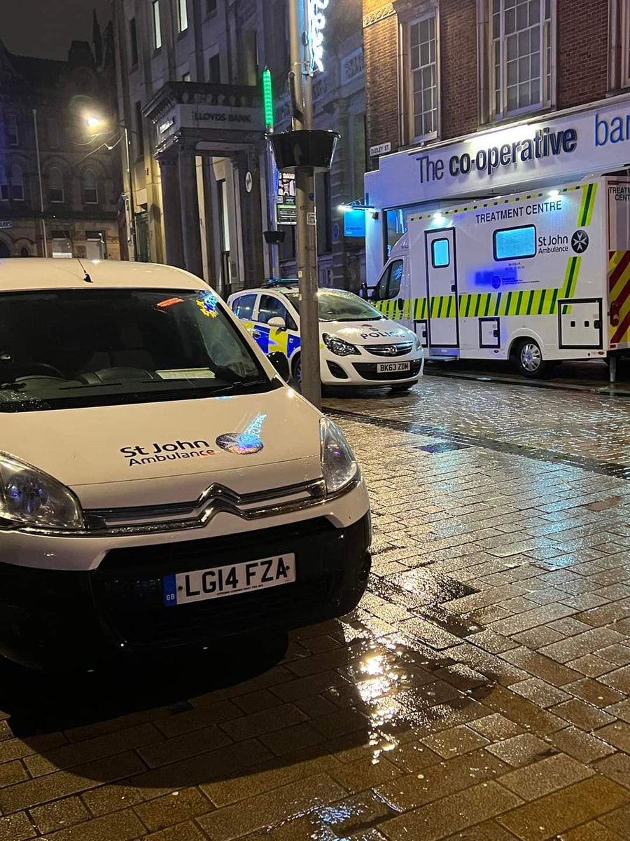 SJA_DConlon's tweet photo. As Christmas morning arrives @stjohnambulance have Night Time Economy support in place I  Birmingham, Taunton, Wolverhampton and Stourbridge.
Our amazing volunteers are giving up their Christmas morning to help thousands of people have a good night 

#ThankYou #MerryChristmas https://t.co/EhvoYpvFA7