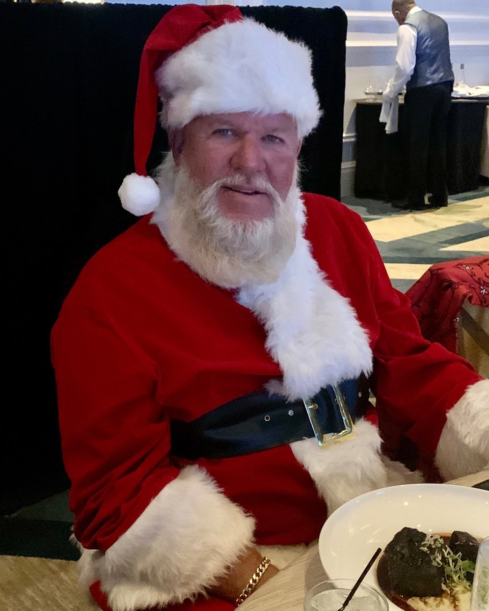 ChampionsTour's tweet photo. All presents have been delivered. 🎅🎁 https://t.co/PCcT38Yhd4