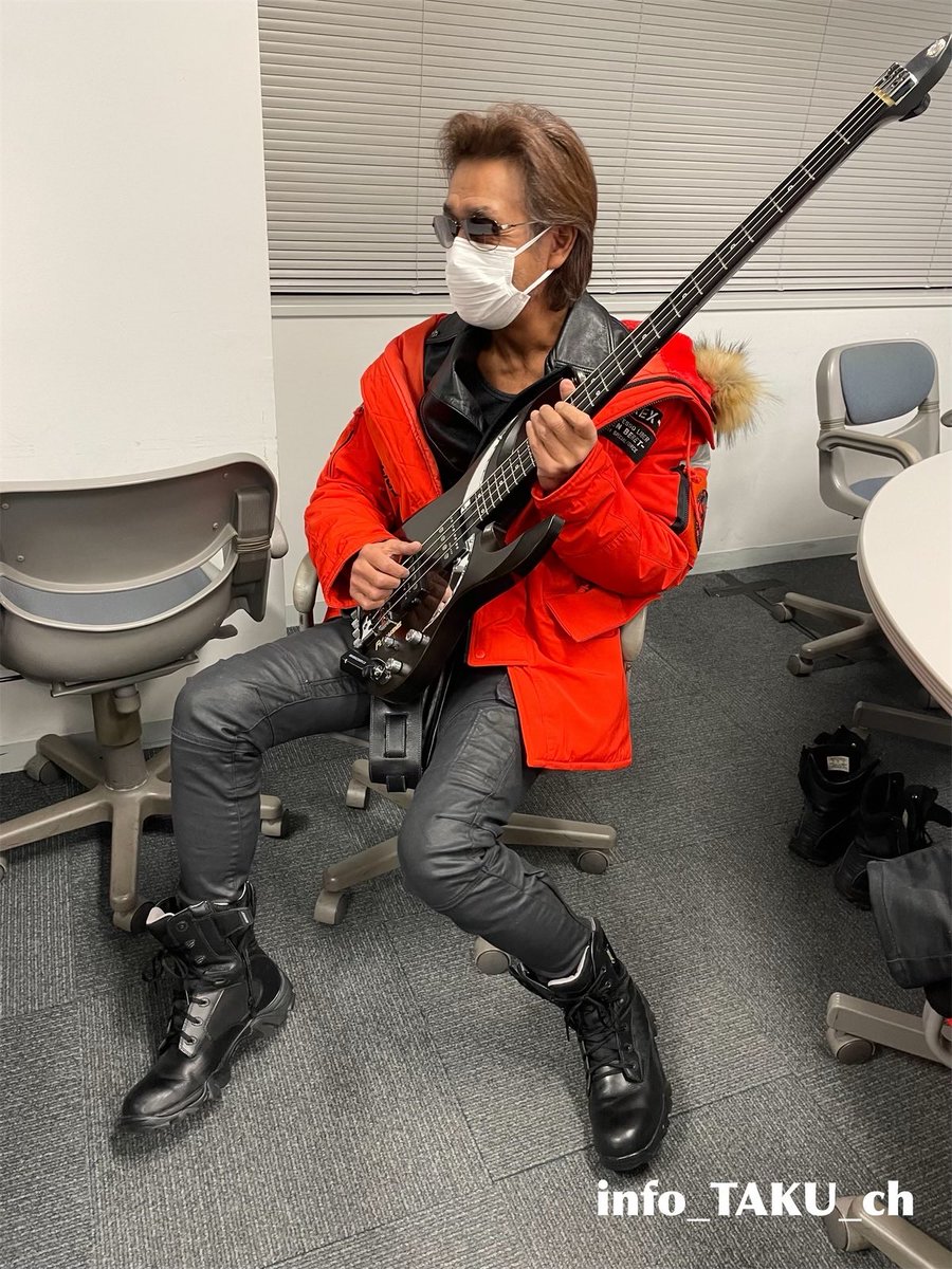 info_TAKU_ch's tweet photo. 〜サンTAKUロース🎅〜

🎄

#HappyX'mas
 #横浜銀蝿TAKU #横浜銀蝿ベース #TAKU #BASS #RocknRoll #横浜銀蝿40th https://t.co/4yCcFSuJ2L