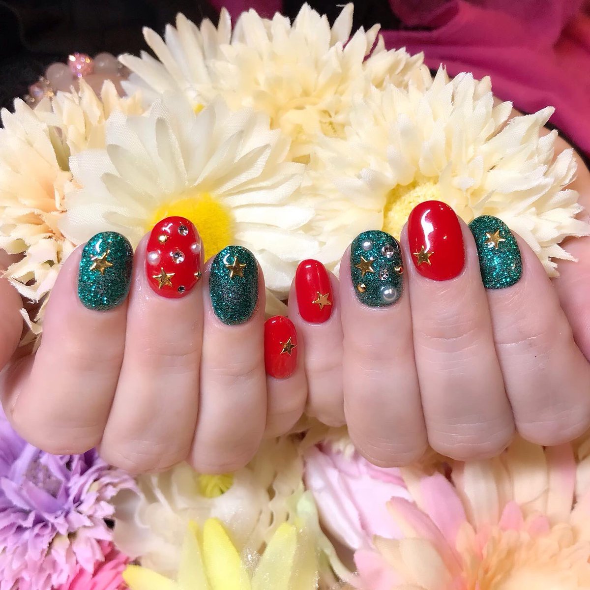 Queens_Quartz9's tweet photo. ✨🎄🔮Christmas Spirit🌟ネイル🔮🎅✨

🎉Happy Merry Christmas!🎉
クリスマスの精神とともに🍰✨
楽しい1日を過ごしてくださいね☃️🎁

#christmasspirit
#クリスマスの精神
#クリスマス
#クリスマスネイル
#星ネイル
#レッドネイル
#グリーンネイル
#大人ネイル
#大人ネイルデザイン 
#QueensQuartz https://t.co/ZBOEoi3cH6