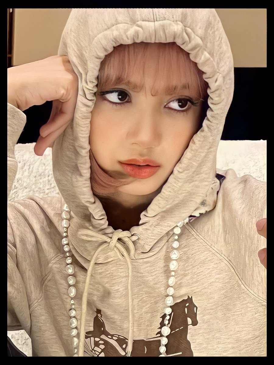 LL_LLOUD's tweet photo. BR for Lisa 🥰

블랙핑크 리사 최고의 여자 
블랙핑크 리사, 우리는 너를 너무 사랑해
블랙핑크 리사, 당신은 사랑을 받고 있습니다
블랙핑크 리사, 우리는 항상 당신을 자랑스럽게 생각합니다

블랙핑크 리사 #LISA #LALISA #ลิซ่า #MONEY https://t.co/tq8PBi0HMQ
