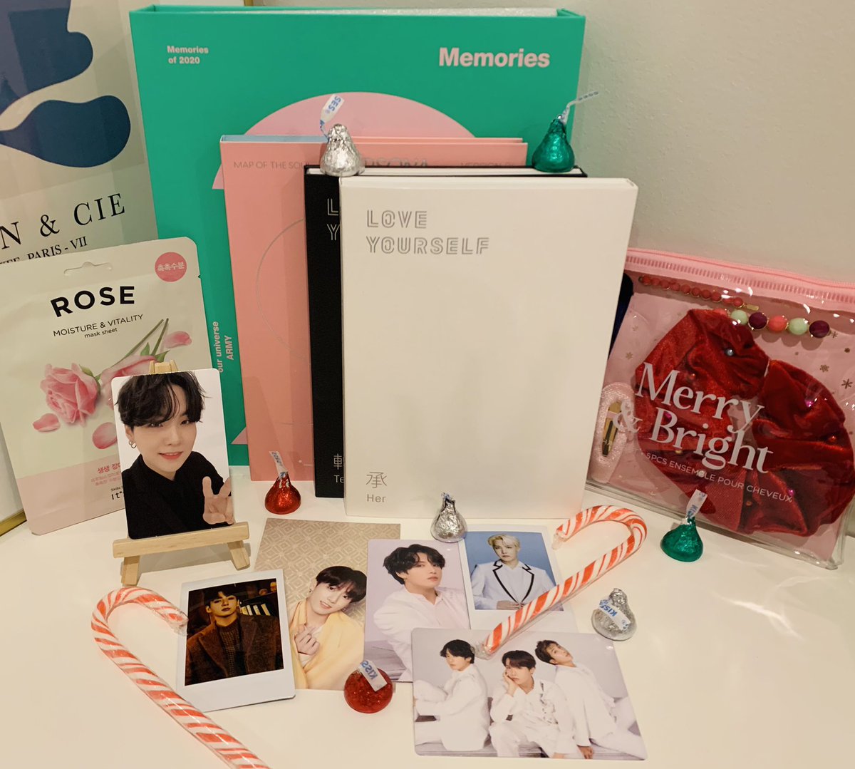 snowflowergifts's tweet photo. ✦ Christmas Gift Box GA ✦
—  worldwide

›  1 winner
›  rt, followers only
›  ends 12/28 ☃️ https://t.co/pSyY6B0r89