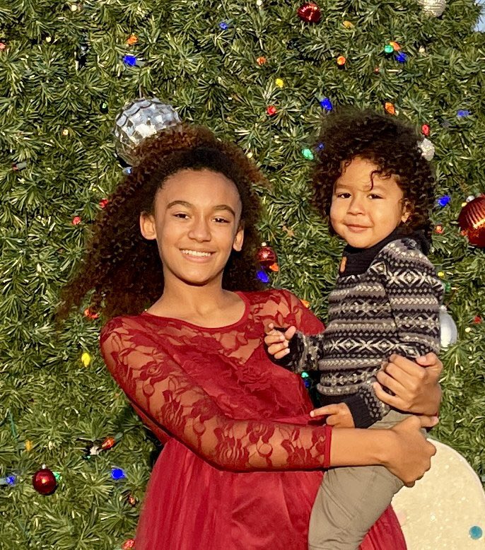 Olivia_Ann_Lott's tweet photo. Merry Christmas ππ ππΌ #OliviaLott #JohnnyLott #MerryChristmas #OliviaAnnLott #Christmas2021 https://t.co/CgAy2ZPI98