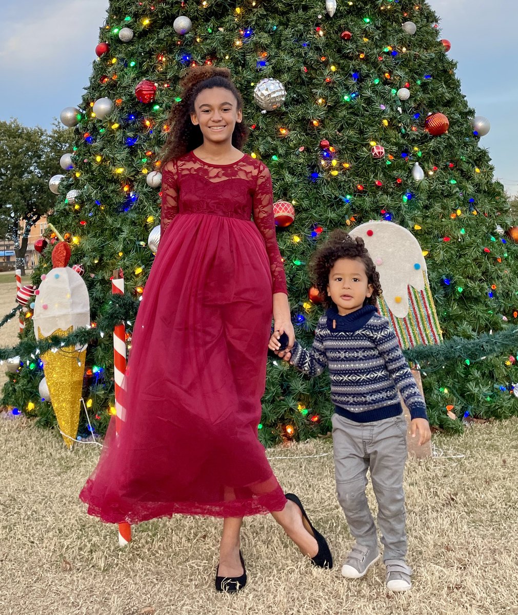 Olivia_Ann_Lott's tweet photo. Merry Christmas ππ ππΌ #OliviaLott #JohnnyLott #MerryChristmas #OliviaAnnLott #Christmas2021 https://t.co/CgAy2ZPI98