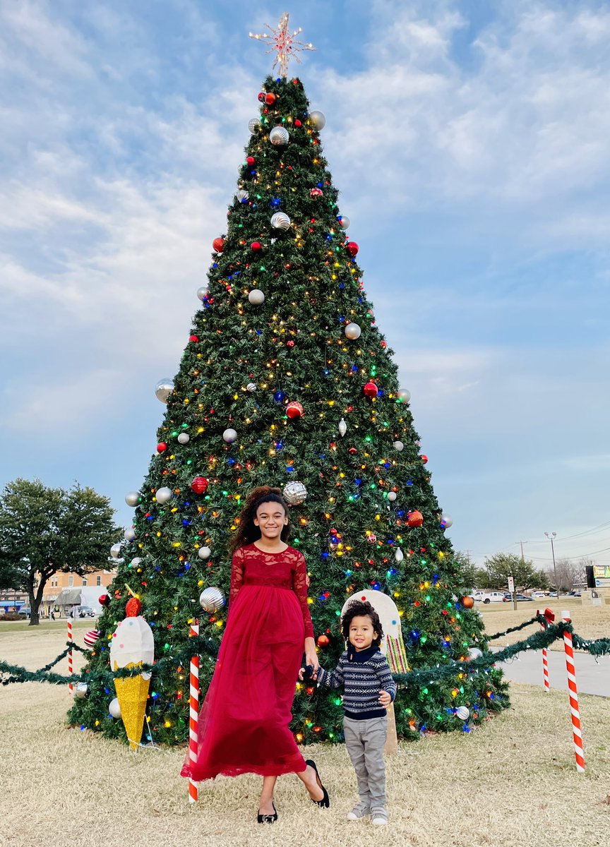 Olivia_Ann_Lott's tweet photo. Merry Christmas ππ ππΌ #OliviaLott #JohnnyLott #MerryChristmas #OliviaAnnLott #Christmas2021 https://t.co/CgAy2ZPI98