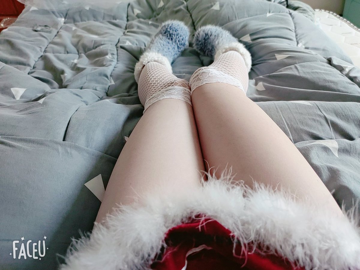 BenQing2's tweet photo. 我把麋鹿挂圣诞树🌲上，你能把我挂心上嘛~  圣诞快乐
#男の娘 #可爱的男孩子 #伪娘系列 https://t.co/4Ij3vmNHXE