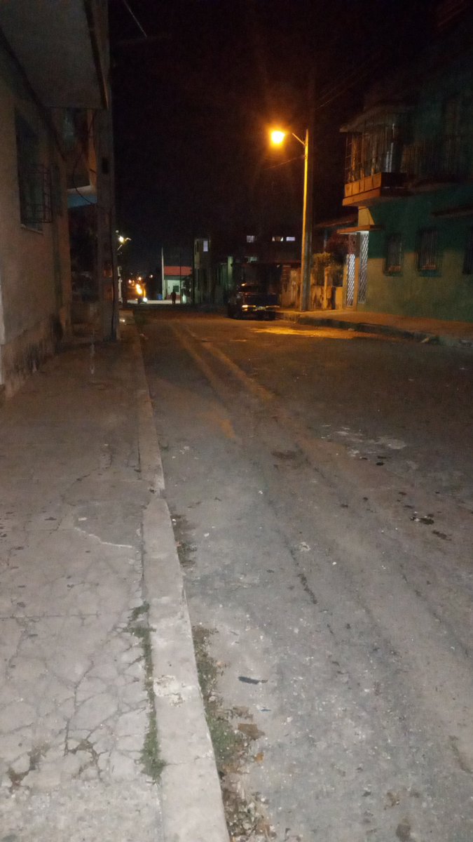 Cristomelibero's tweet photo. Qué tristeza en las calles de Cuba en estas fechas de fiesta 😥 https://t.co/frYuQdyd4O