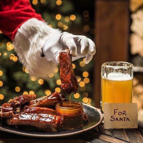 Happy Christmas Eve🎄Have a safe &amp; happy holiday! 
Don’t forget to leave some treats out for Santa! 

We re-open on Tues Dec 28th at 2:00 pm 🕦

#GatorBBQ #Ribs #bbq #bbqlife #delicious #cravings #Norfolkcounty #Christmas2021