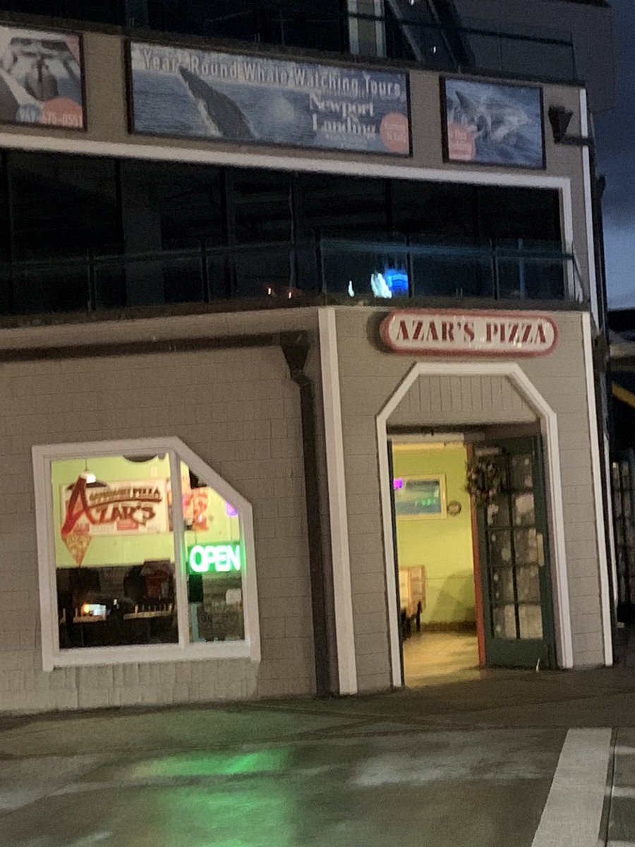 schwartstack's tweet photo. @thabeast721 dude, Azar owns a pizza place in Newport Beach? https://t.co/ebZQZZFRnO