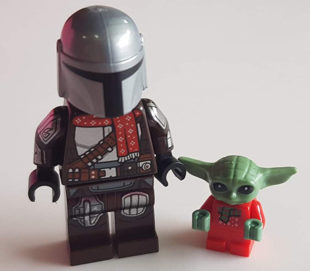 Merry Mandalorian Christmas!
.
.
#starwars #themandalorian #grogu #christmas #merrychristmas #lego #legostarwars #babyyoda #starwarsadventcalendar #mrandmrsbrick