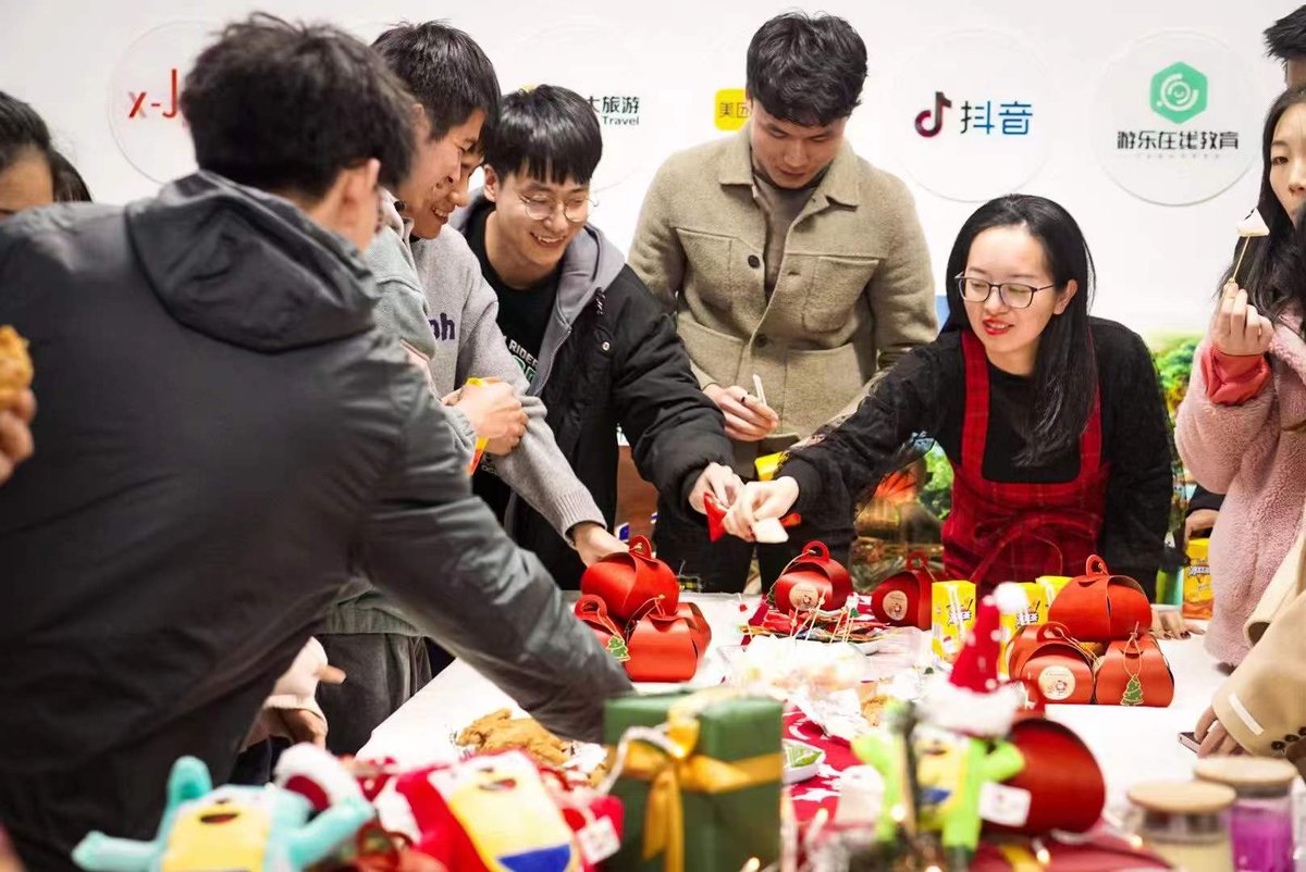 PokiddoPark's tweet photo. 🤶🤶Santa is real, so are we! may you happy everyday!!🎄🎄#MerryXmas https://t.co/DucjrUArk6