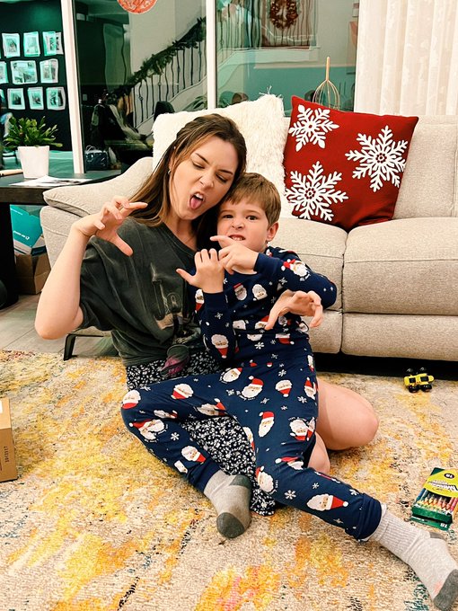 Merry Christmas from Auntie Lauren and Jameson 🎄 https://t.co/QLUMWbcdoD<a href="/tag/fitnessretreat"class="tags"><span>#fitnessretreat</span></a>
