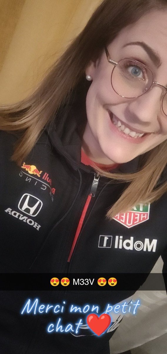 VeroHml's tweet photo. F1 passion, Verstappens fan, c'est un Noël parfait.
Merci mon amour @JeremyPetitChat 😍
@Max33Verstappen @F1 @CanalplusF1 https://t.co/mpaaRsM6Ra