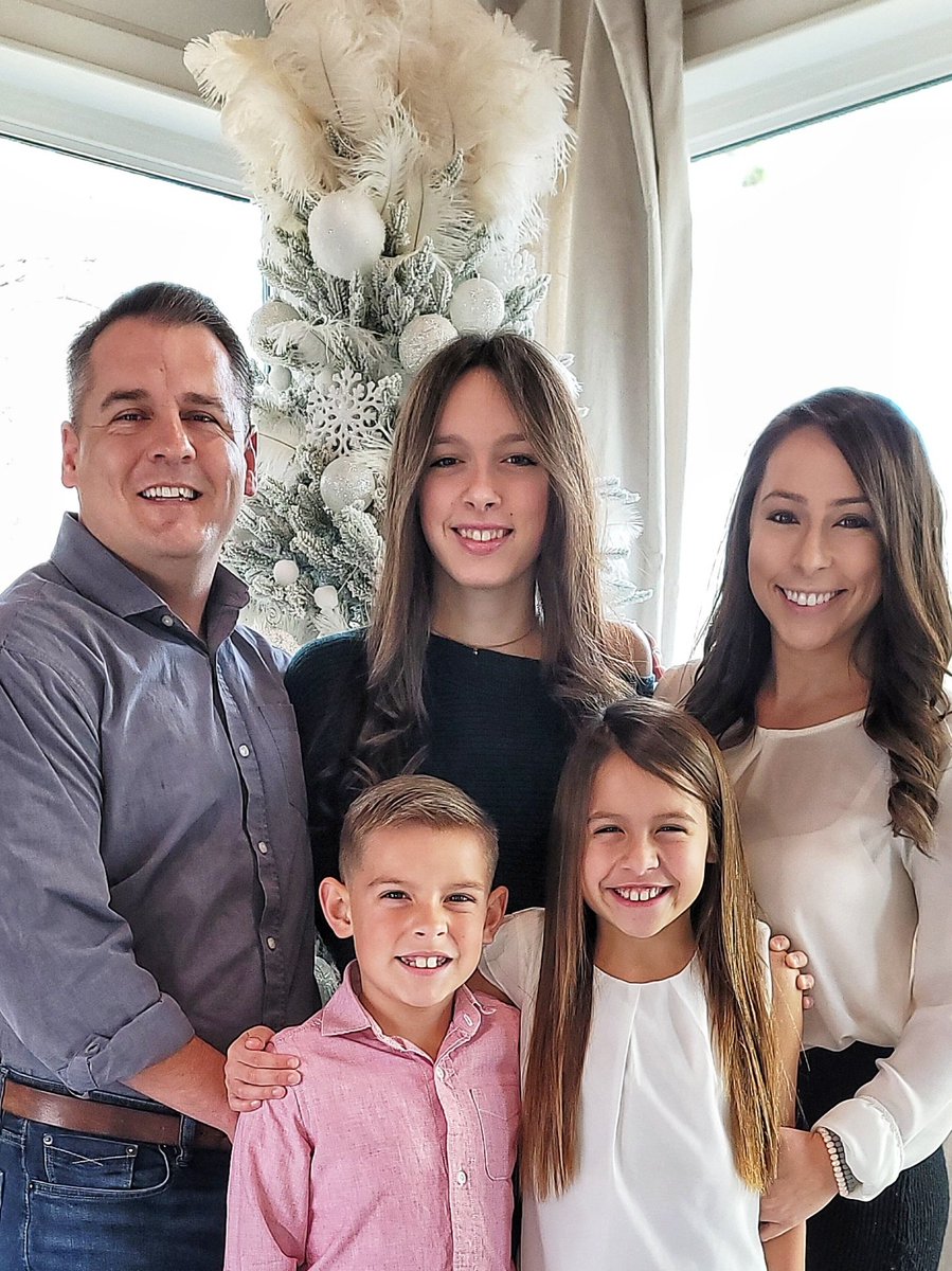 colemansoldit's tweet photo. From our family to yours,  The Colemans want to wish a Merry Christmas to all of our friends &amp; family,  and The Best Community to live-work-play in America! https://t.co/mbPJLZTpAg