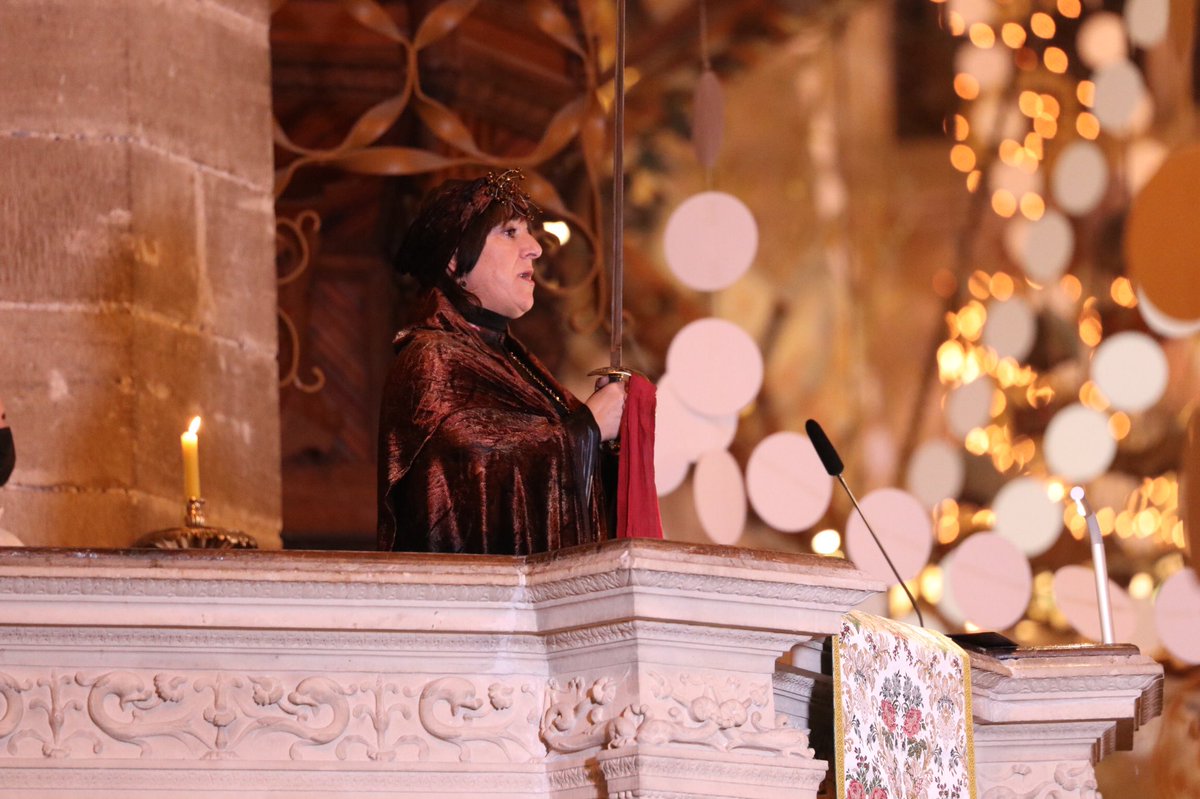 catedralmca's tweet photo. ✝️ En aquesta nit tan especial, el sermó de la #Calenda i el cant de la #Sibil·la ompliren la #Seu amb la tradicional celebració de #Matines. https://t.co/W4OYSddW4T