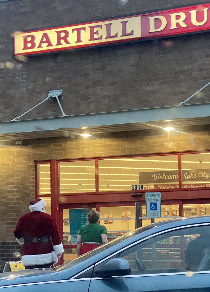 mcnerthney's tweet image. Glad to see I’m not the only one doing last-minute Christmas shopping! #HoHoHo