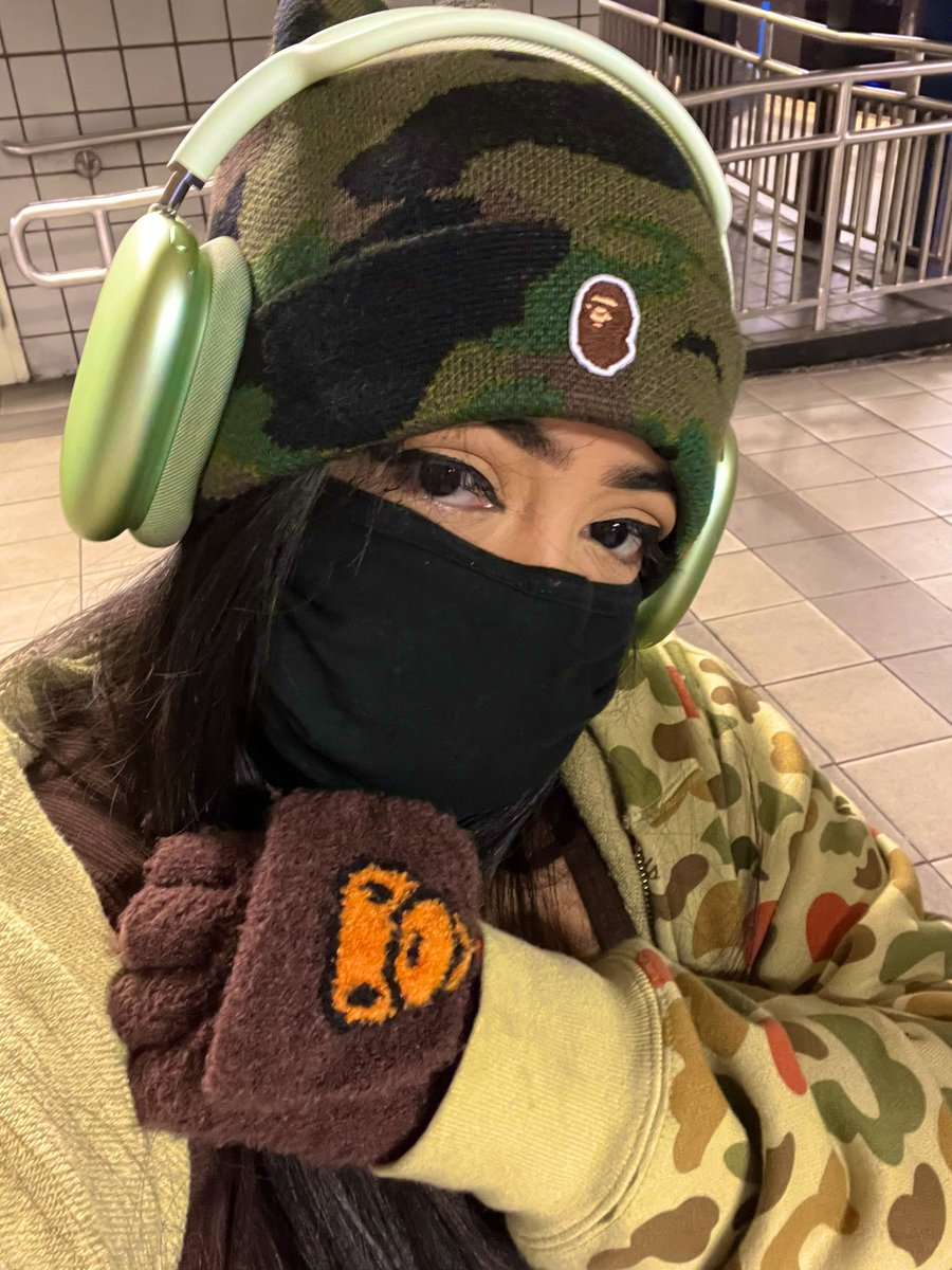ashleanin's tweet photo. going ape like nigo 🦍 https://t.co/UJnsH4oTkO