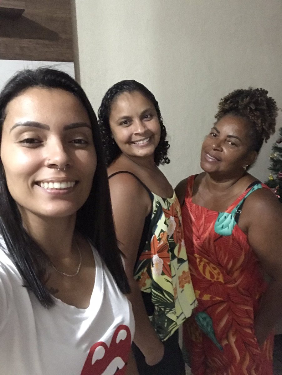 AnapaulaPcd's tweet photo. Minha base 👸🏽❤️🎅🏻🎄#MatoEMorro https://t.co/okEGxl56HP