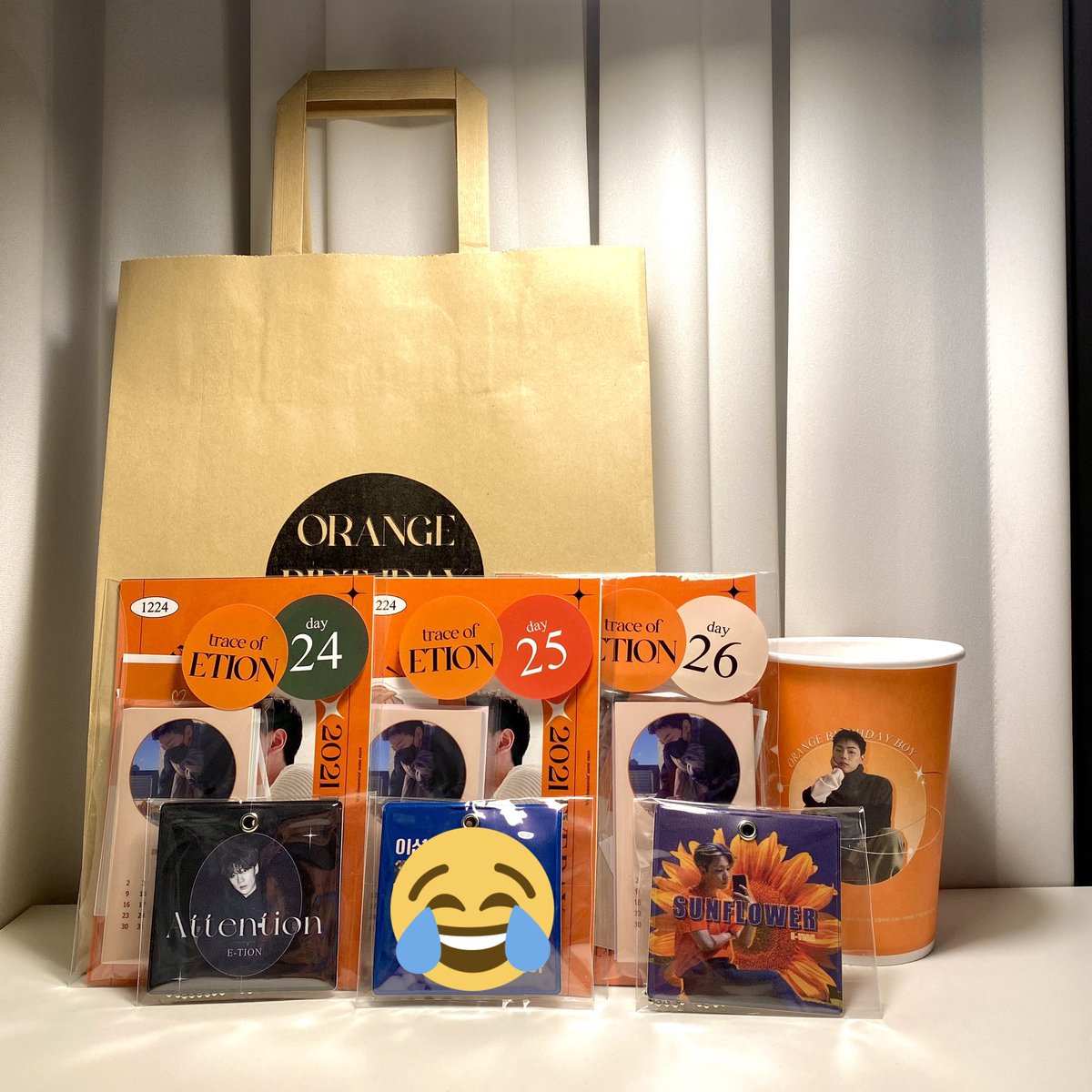 _tracetion_'s tweet image. 기다리시는 분들이 많아 10분 일찍 문을 열었어요
25일 선착특전 LP키링 소진되었습니다!🎄

#지구에_새긴_이션의_궤적