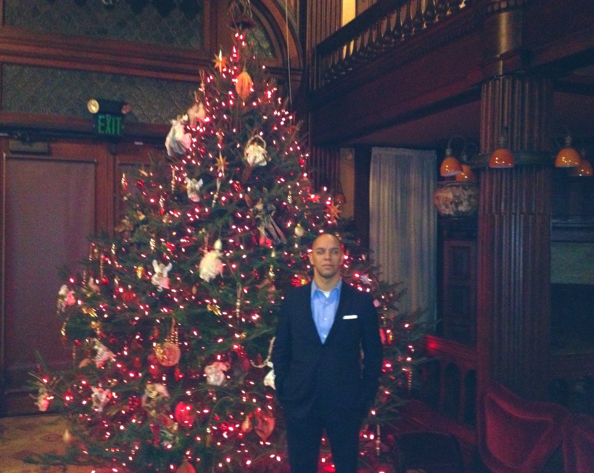 brpatrick1's tweet image. Wishing each of you a #MerryChristmas and #HappyHolidays ! #ChristmasTree